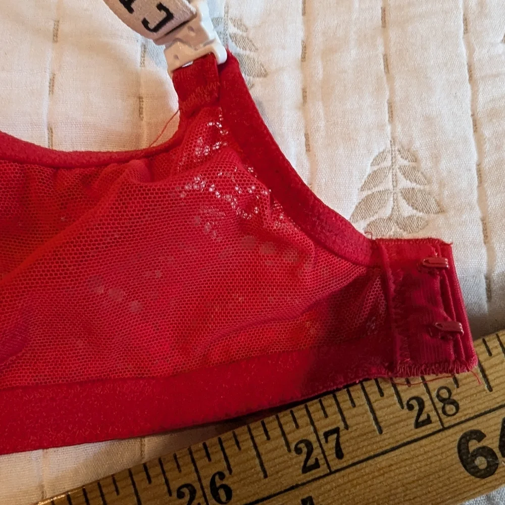 Red lace Victoria's secret bra with logo straps 36DDD - Picture 6 of 7